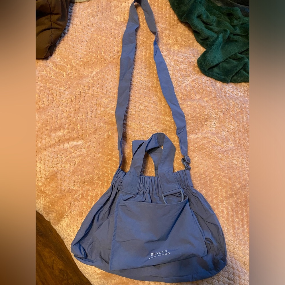 Steel colored Beyond the Vines Clamshell XS Bag w/magnetic clasp
